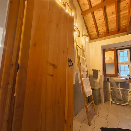 Semesterbostad Casa Dos Meus Avos Mar & Biscoitos (Terceira)
